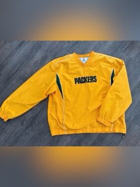 NFL Yellow V-Neck Packers Pullover Sweater with Green Accents